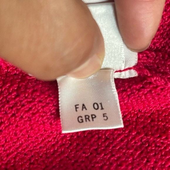 St John red Bow Mock Turtleneck Size M - Picture 11 of 15